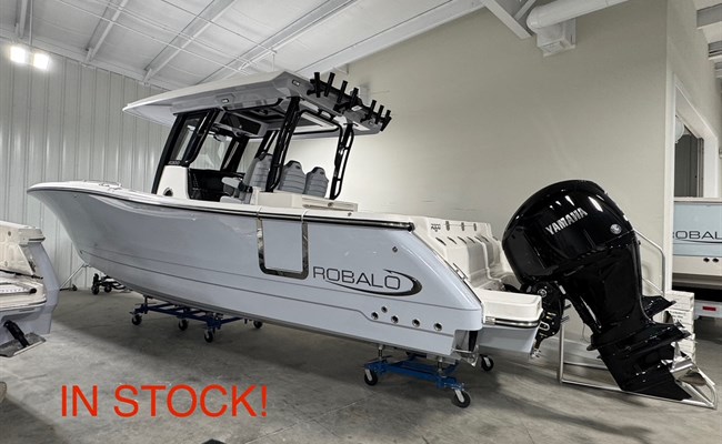 2026 Robalo R300 Alloy Gray